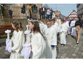 Feier der 1. Heiligen Kommunion in Sankt Crescentius (Foto: Karl-Franz Thiede)